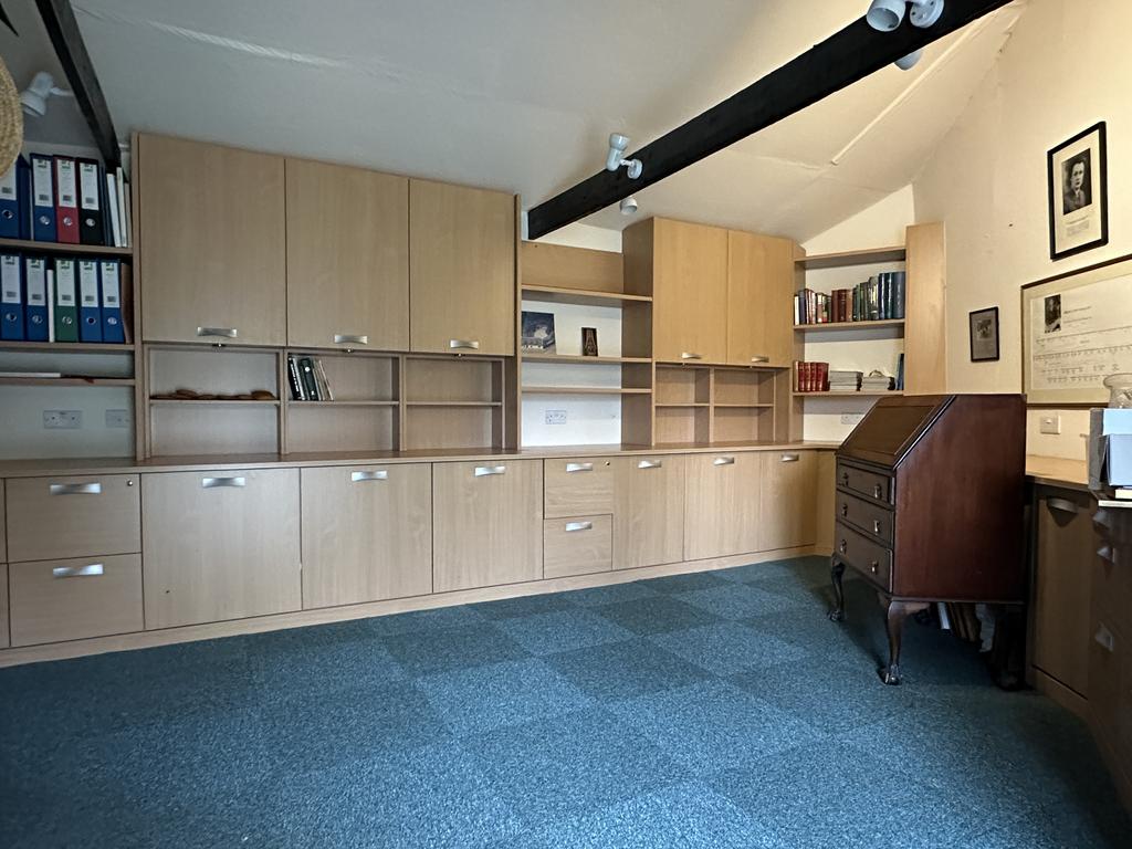 Office 2.JPG