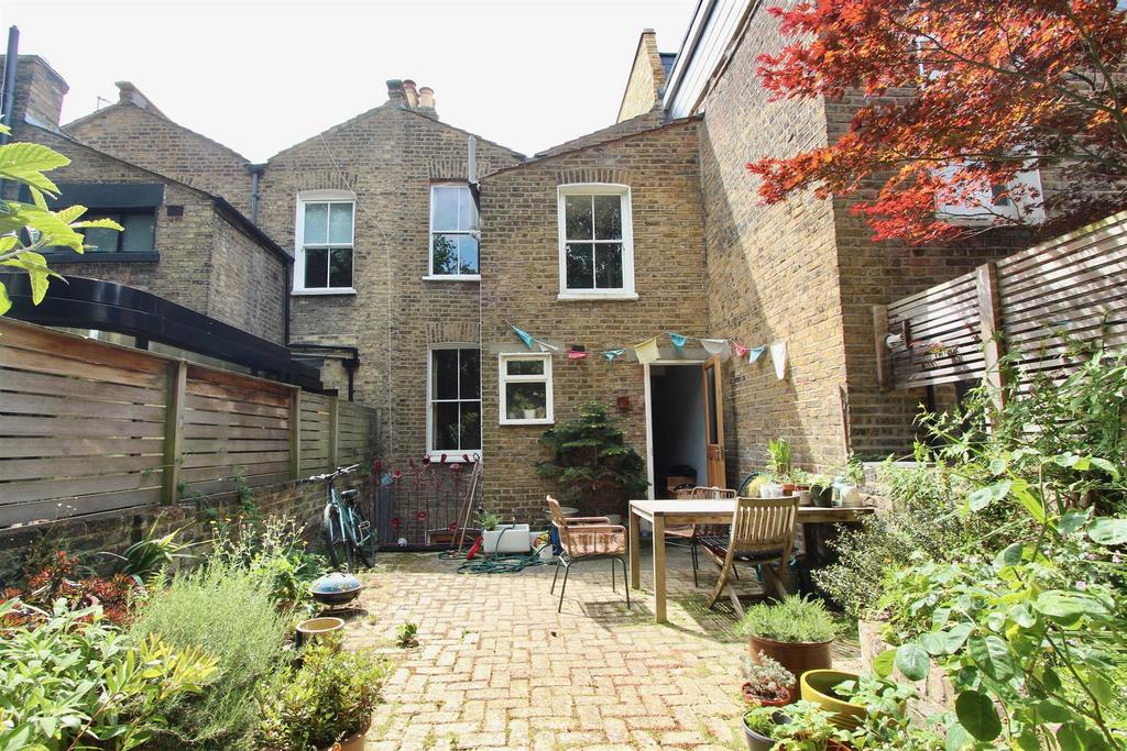 Sydner Road, N16
