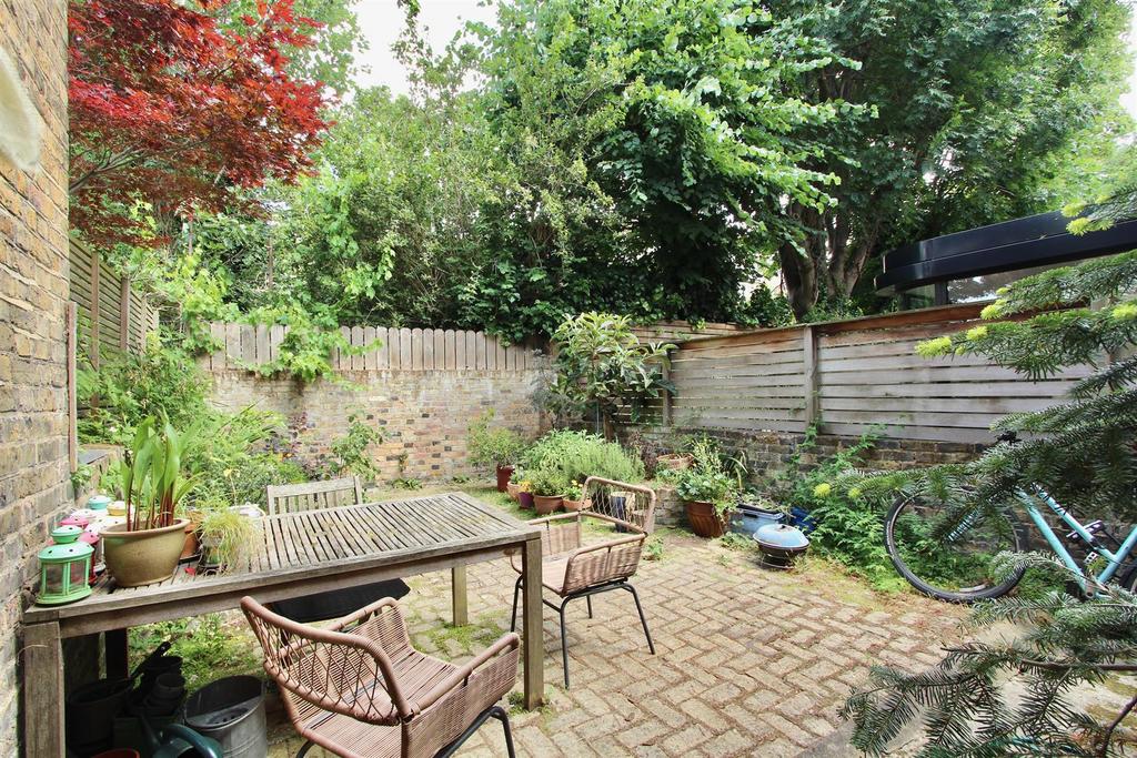 Sydner Road, N16
