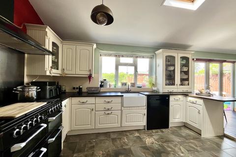 52 Devon Way, Chessington, KT9 2RJ