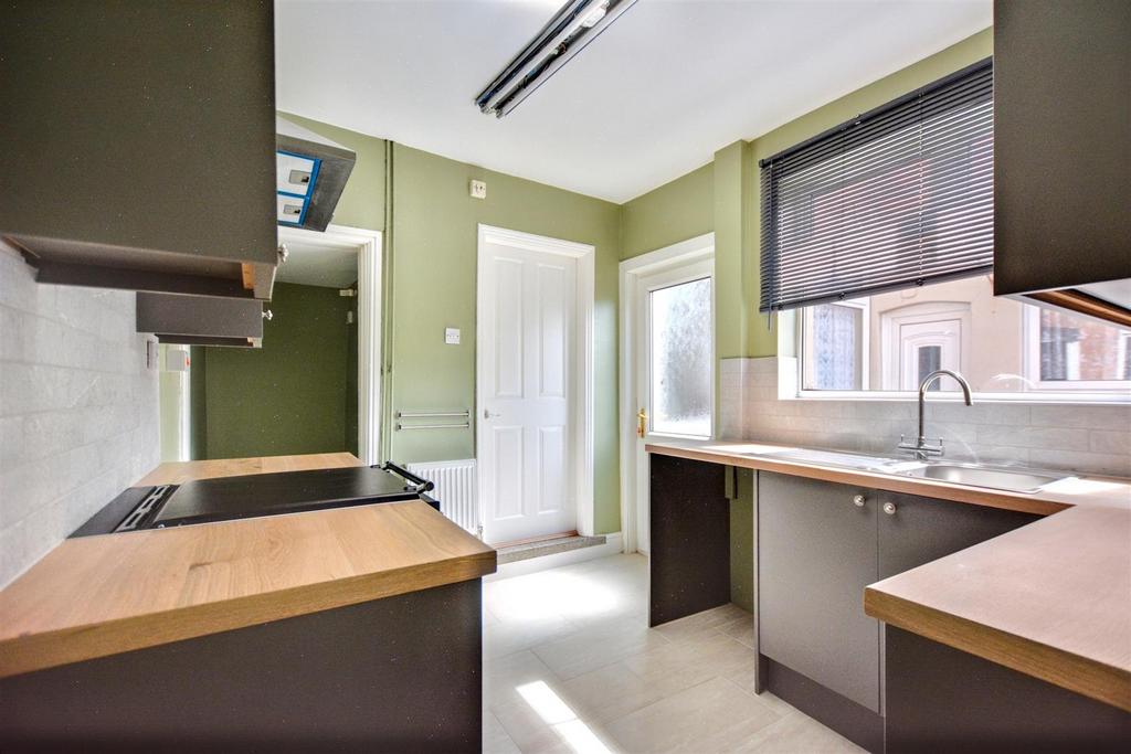 Kitchen 1.jpeg