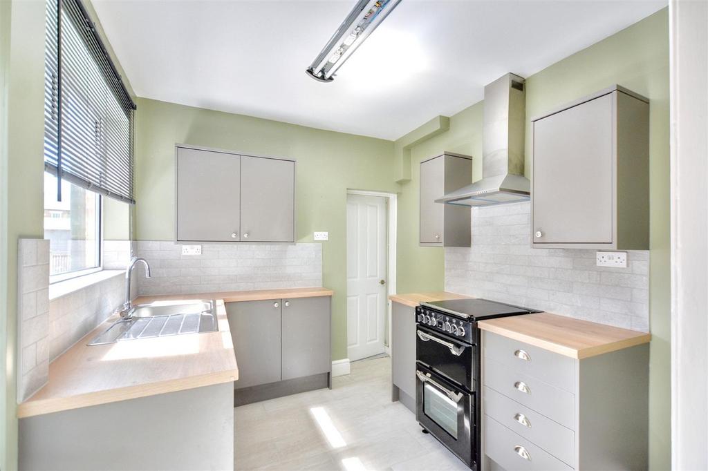Kitchen 2.jpeg