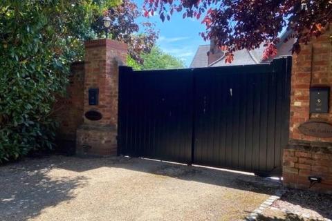 3 bedroom semi-detached house for sale, Home Farm Road, Brookmans Park