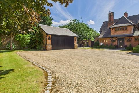3 bedroom semi-detached house for sale, Home Farm Road, Brookmans Park