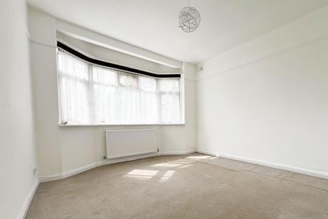 undefined, Carlingford Gardens, Surrey, CR4