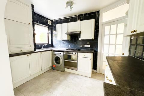Carlingford Gardens, Surrey, CR4