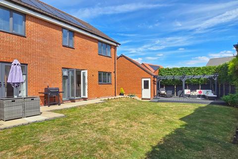 4 Clews Grove, Wootton, Bedford, MK43 9QN