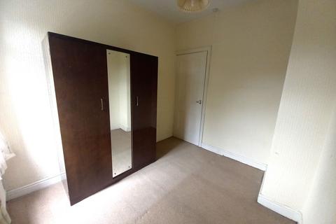 3 bedroom terraced house for sale, Huddersfield Road, Darton, S75