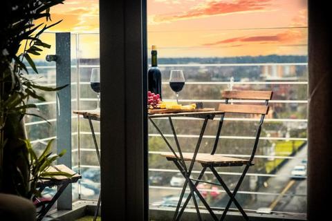 2 bedroom flat to rent, 165 Granville Street