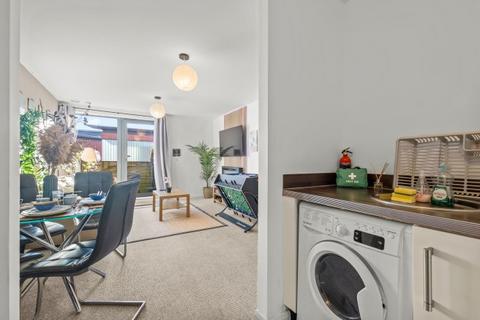 2 bedroom flat to rent, 165 Granville Street