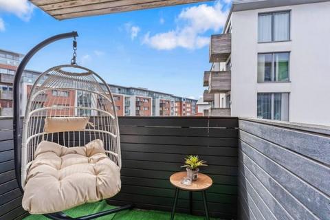 2 bedroom flat to rent, 165 Granville Street