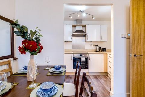 2 bedroom flat to rent, 48 Mason Way