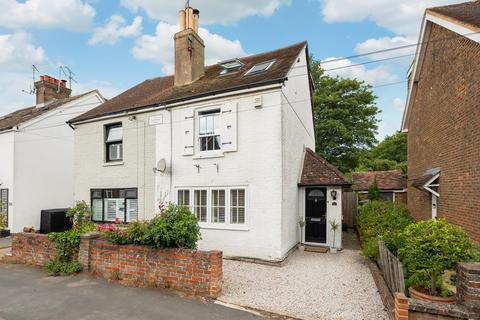10 Spencers Road, Horsham, RH12 2JG