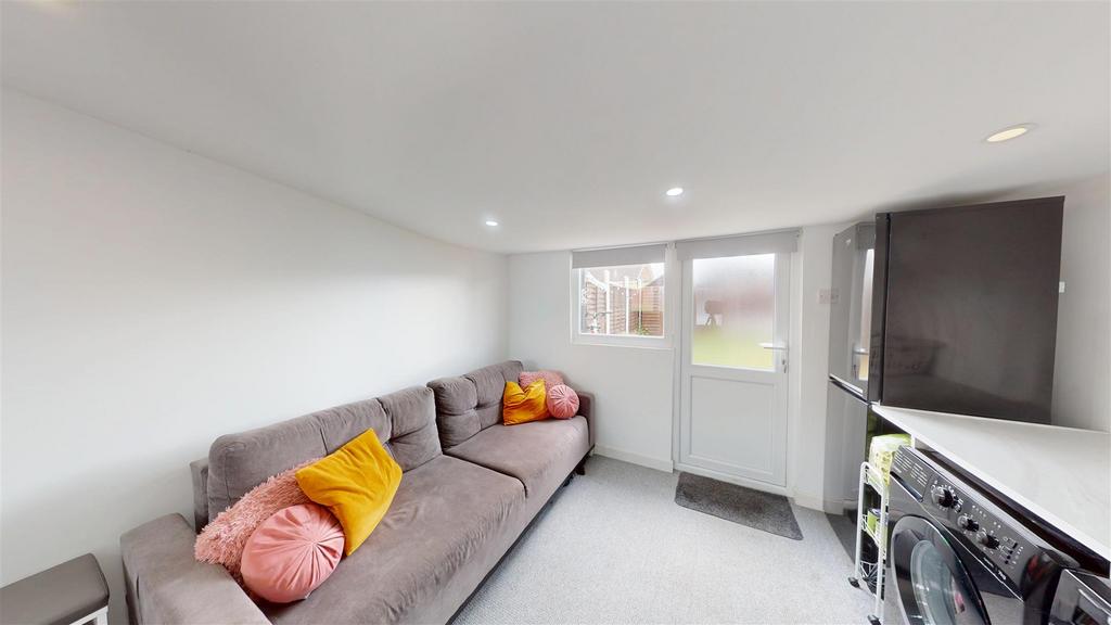 Sitting Room / Utility