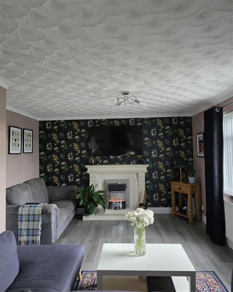 LIVING ROOM.jpg