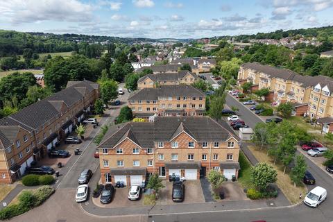 24 Princes Gate, High Wycombe, HP13 7AD