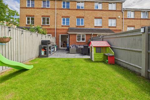 24 Princes Gate, High Wycombe, HP13 7AD