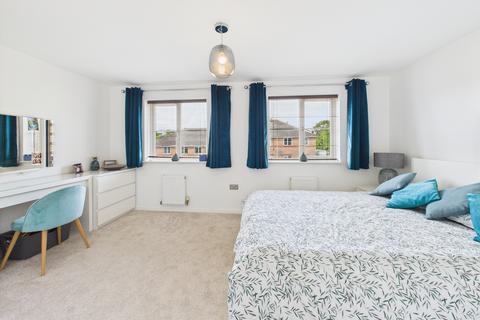 24 Princes Gate, High Wycombe, HP13 7AD