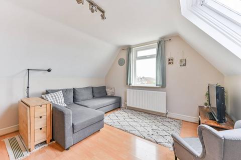 Holmesdale Road, South Norwood, London, SE25