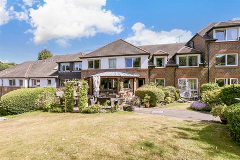 1 bedroom flat for sale, Beechwood Gardens, Caterham, Surrey