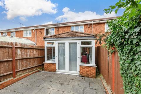 76 Sandpiper Drive, Erith, DA8 2NY