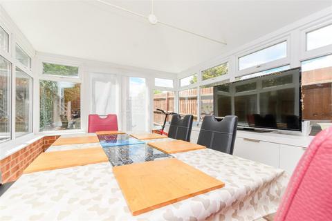 76 Sandpiper Drive, Erith, DA8 2NY