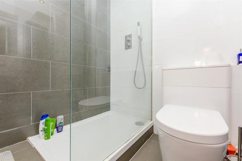 76 Sandpiper Drive, Erith, DA8 2NY