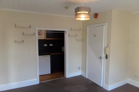 1 bedroom bedsit to rent, Croham Road, South Croydon CR2