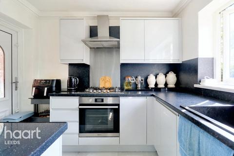 undefined, Thorn Lane, Leeds