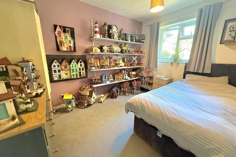 6 Archangel Square, Northampton, NN4 9RA