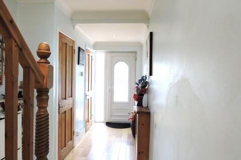 17 Gibbs Close, Cheshunt, Waltham Cross, EN8 9RX