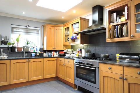 17 Gibbs Close, Cheshunt, Waltham Cross, EN8 9RX