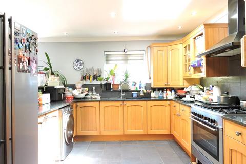 17 Gibbs Close, Cheshunt, Waltham Cross, EN8 9RX
