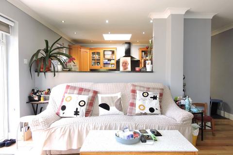 17 Gibbs Close, Cheshunt, Waltham Cross, EN8 9RX