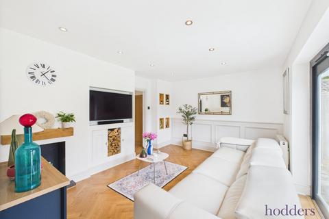 undefined, Hatch Close, Addlestone, Surrey, KT15
