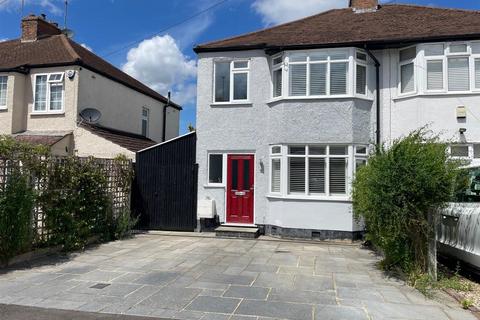 38 Clive Close, Potters Bar, EN6 2AE