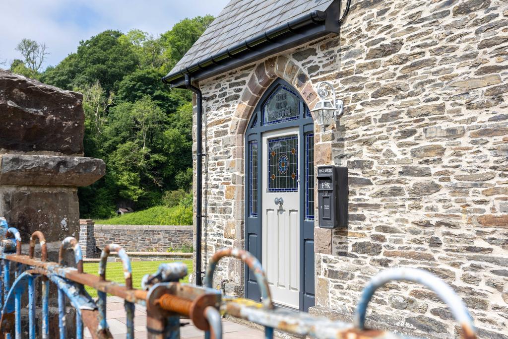 Side elevation (second image)