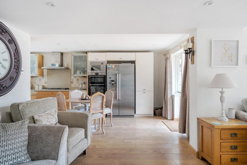 Kitchen/Dining