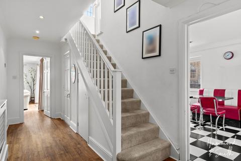 1 Beech Place, Epping, CM16 5EJ