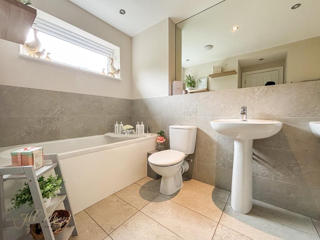 Master En-Suite