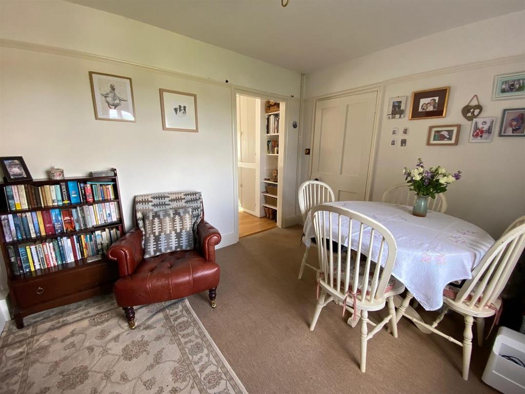 Dining Room.jpg