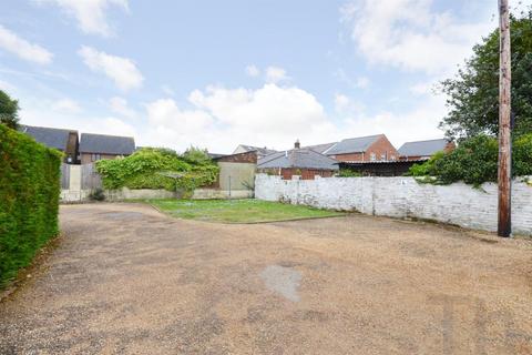 2 bedroom flat to rent, Newport PO30