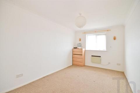 2 bedroom flat to rent, Newport PO30