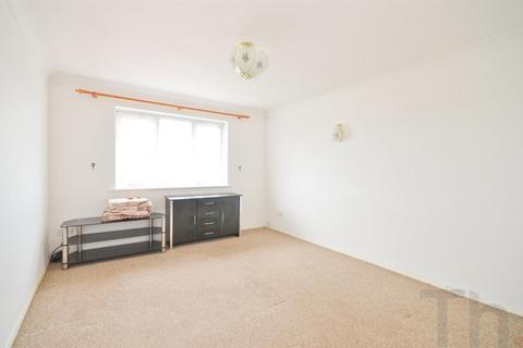 2 bedroom flat to rent, Newport PO30