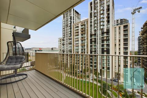 2 bedroom apartment to rent, Cascade Way, London W12