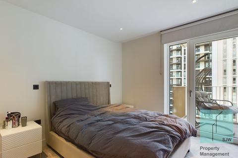 2 bedroom apartment to rent, Cascade Way, London W12