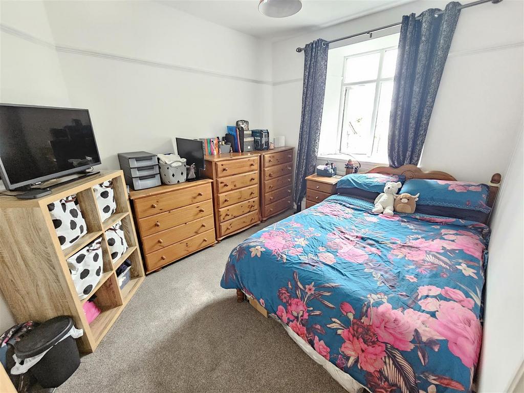 Bedroom 2.jpg