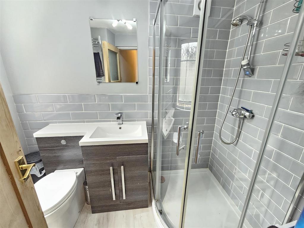 Shower Room.jpg