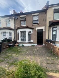 4 bedroom terraced house to rent, Wingate Road, IG1