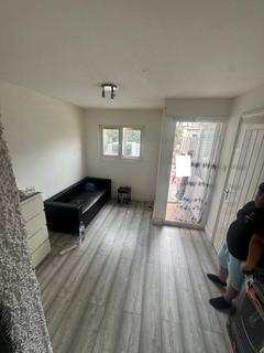 4 bedroom terraced house to rent, Wingate Road, IG1